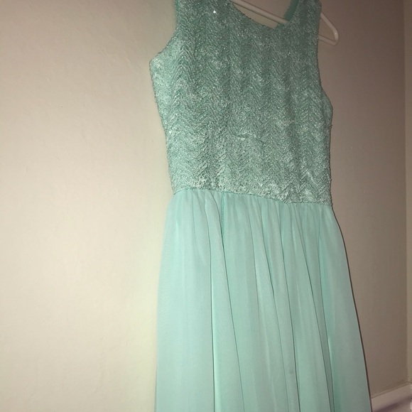 LIKE BRAND NEW DRESS (Speechless) - Picture 3 of 6